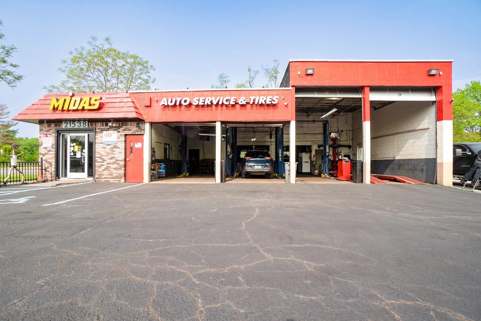 Midas Taylor storefront at 21538 Goddard Rd, Taylor, MI 48180